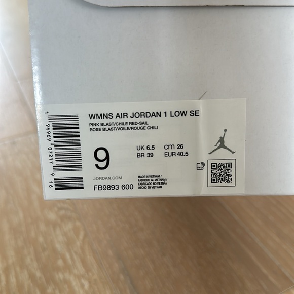 Nike Air Jordan 1 Low women’s - Picture 4 of 6